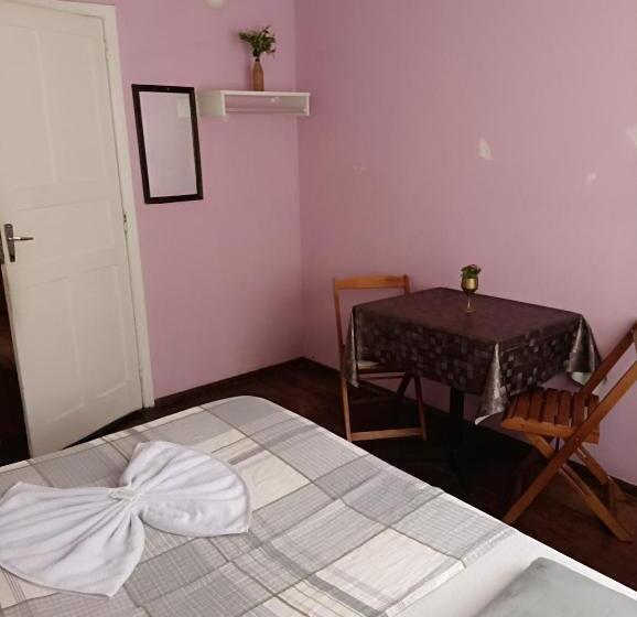 بنسيون Pousada Jardim Alameda