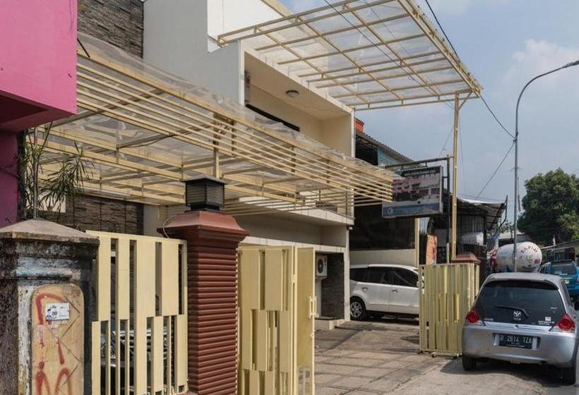 ペンション Yayah Residence Ii Syariah Redpartner