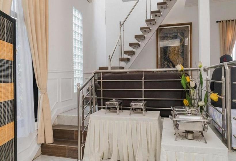 ペンション Yayah Residence Ii Syariah Redpartner