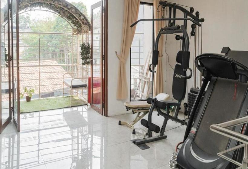 ペンション Yayah Residence Ii Syariah Redpartner