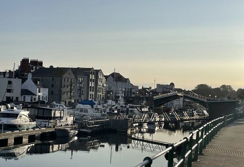 민박 Lantana Guest House