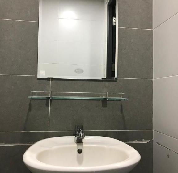 هتل کپسول Bamboo Hostel