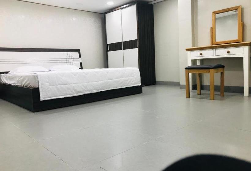 هتل کپسول Bamboo Hostel