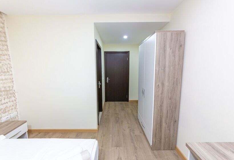 בית מלון כפרי Esal