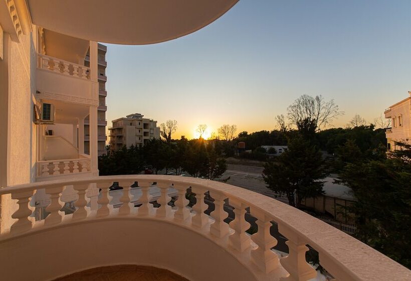 בית מלון כפרי Esal