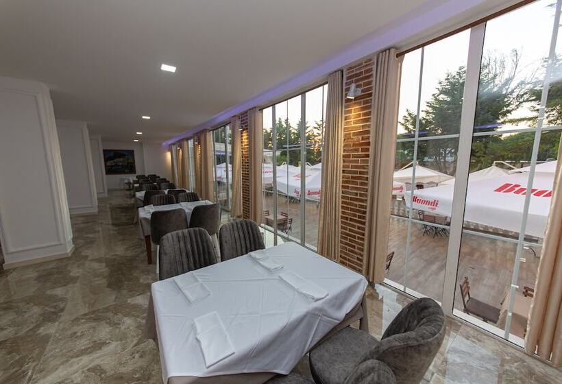 בית מלון כפרי Esal