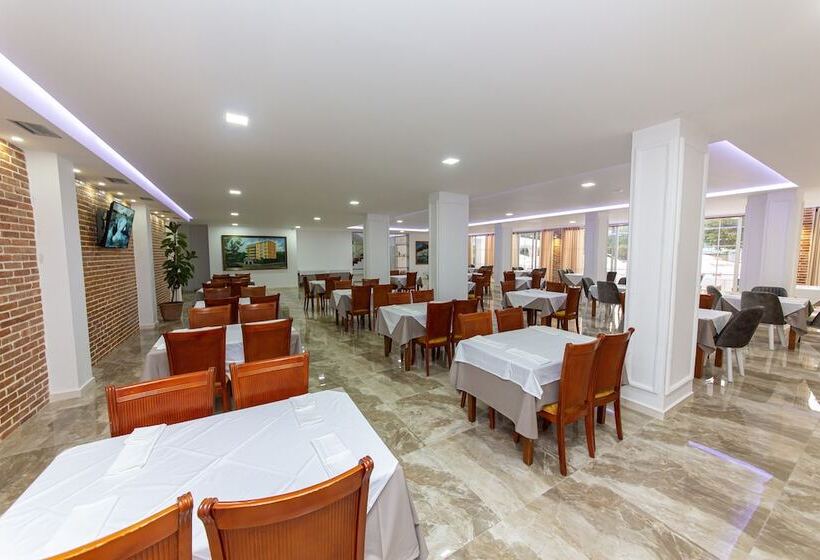 בית מלון כפרי Esal