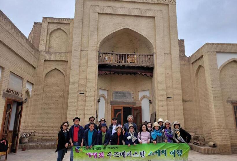 Madrasah Polvon Qori Boutique Hotel Xix Century