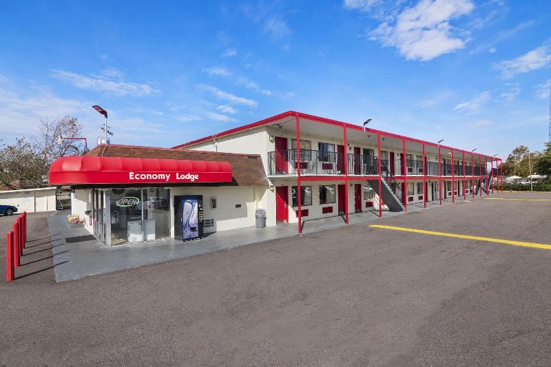 모텔 Economy Lodge Portsmouth