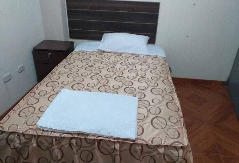 بنسيون El Palacio