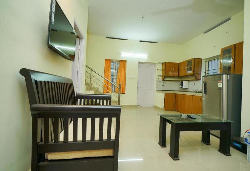 ペンション Oyo Home 26184 Elegant Stay Near Kovalam Junction