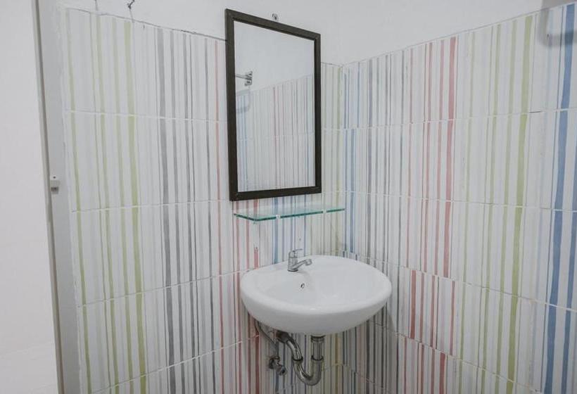 펜션 Reddoorz Near Gatot Subroto Lampung 2