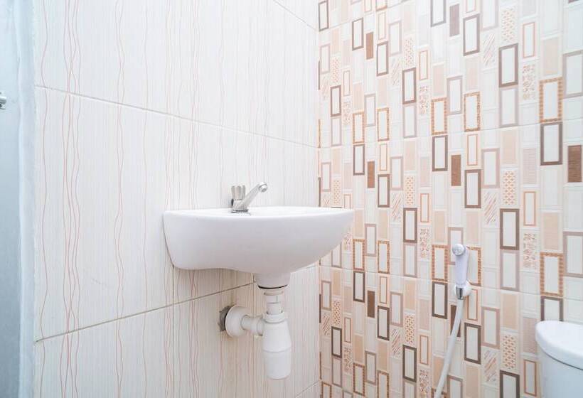 膳宿费 Reddoorz Syariah @ Selomangleng Kediri