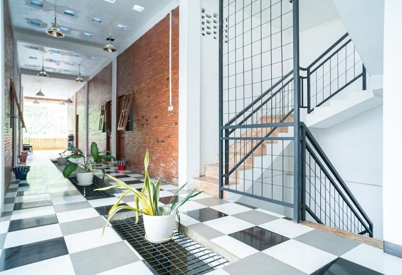 膳宿费 Reddoorz Syariah @ Selomangleng Kediri