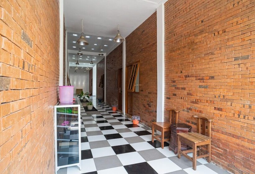 膳宿费 Reddoorz Syariah @ Selomangleng Kediri