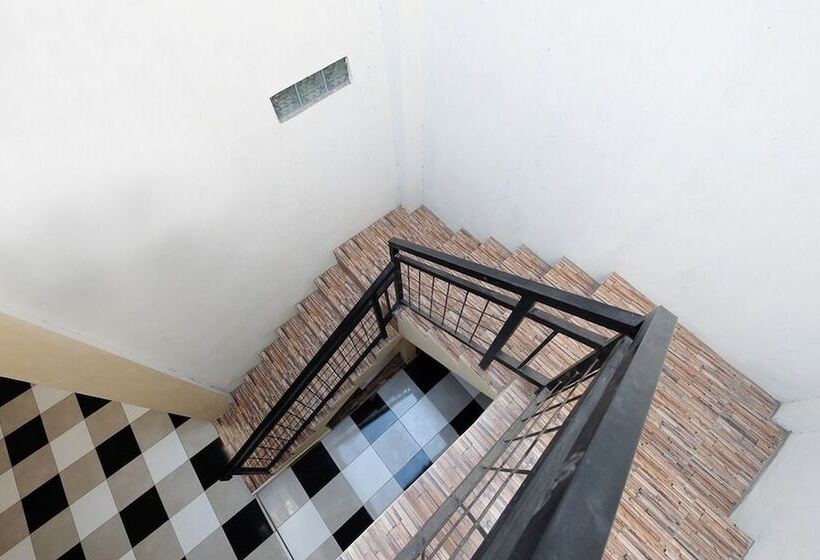 膳宿费 Reddoorz Syariah @ Selomangleng Kediri