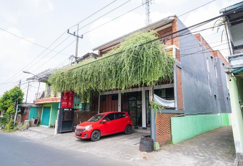 膳宿费 Reddoorz Syariah @ Selomangleng Kediri