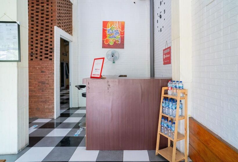 膳宿费 Reddoorz Syariah @ Selomangleng Kediri