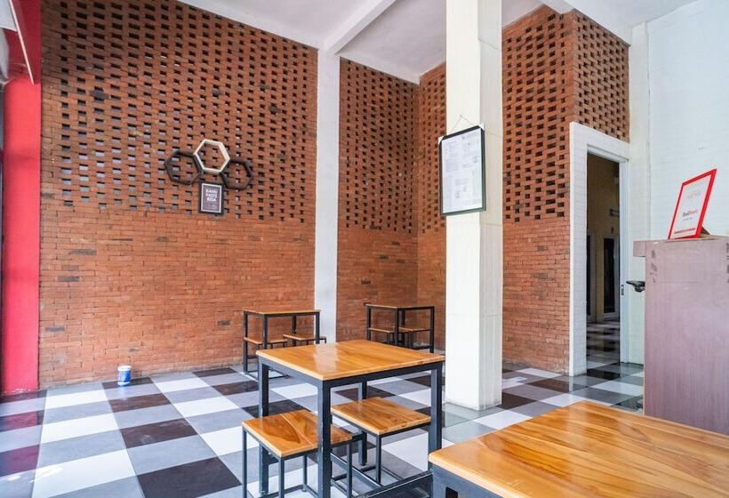 膳宿费 Reddoorz Syariah @ Selomangleng Kediri