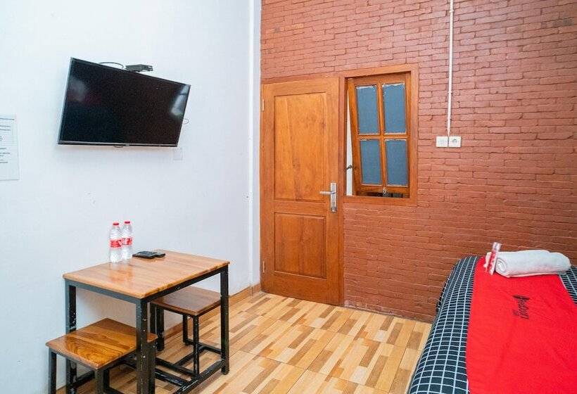 膳宿费 Reddoorz Syariah @ Selomangleng Kediri