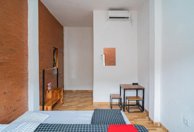 膳宿费 Reddoorz Syariah @ Selomangleng Kediri