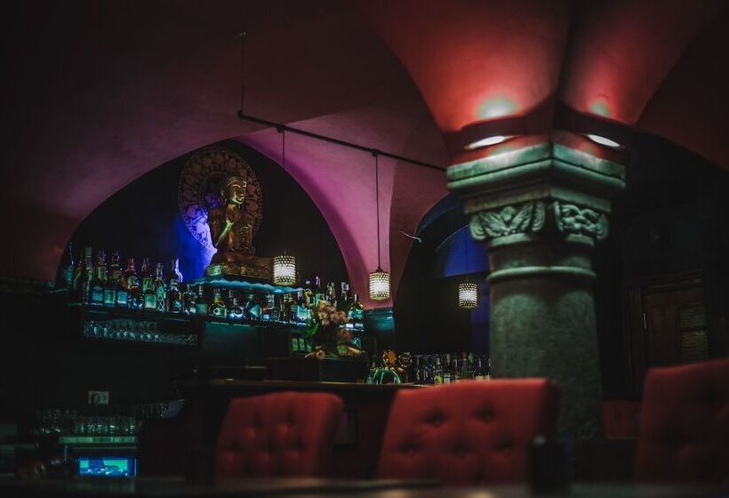 膳宿费 Restart House