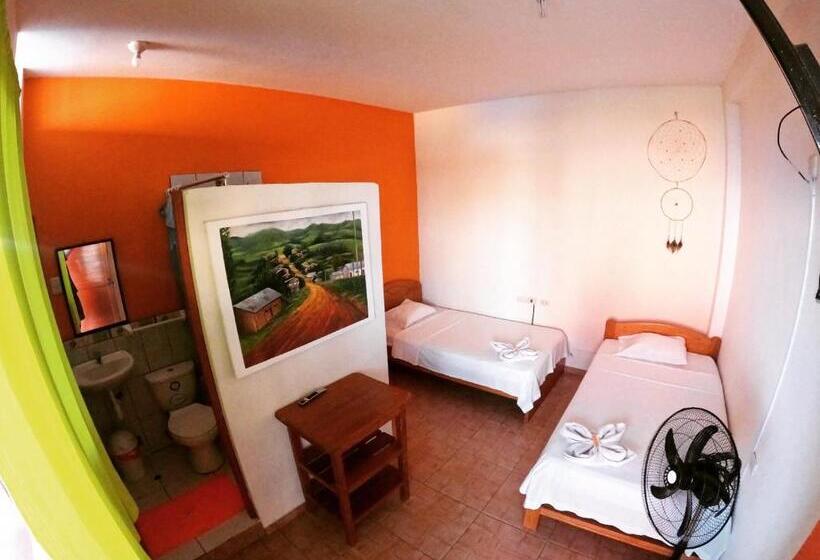 بنسيون Shoffi S House Backpackers