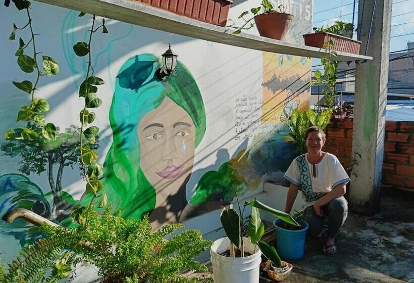 بنسيون Shoffi S House Backpackers