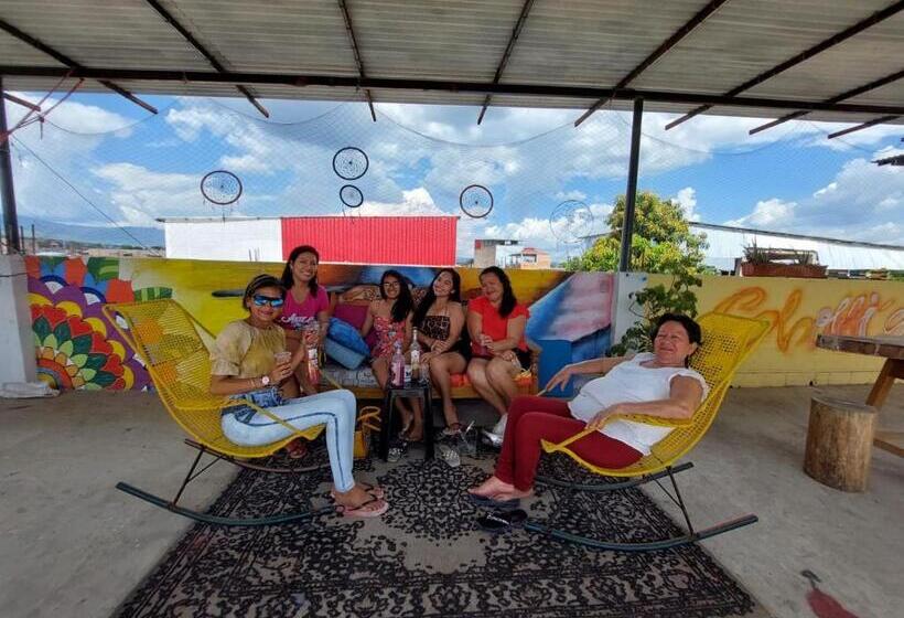 بنسيون Shoffi S House Backpackers