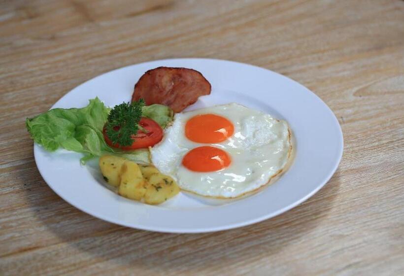 The Mudru Resort By Pramana Villas