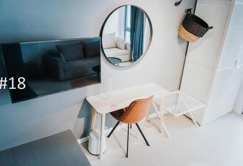 민박 The Pines   Experiment Favelas