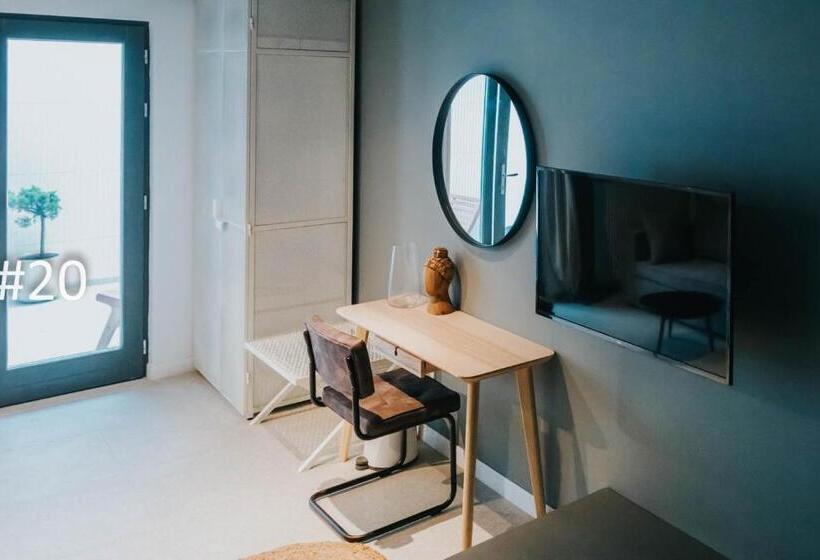 민박 The Pines   Experiment Favelas