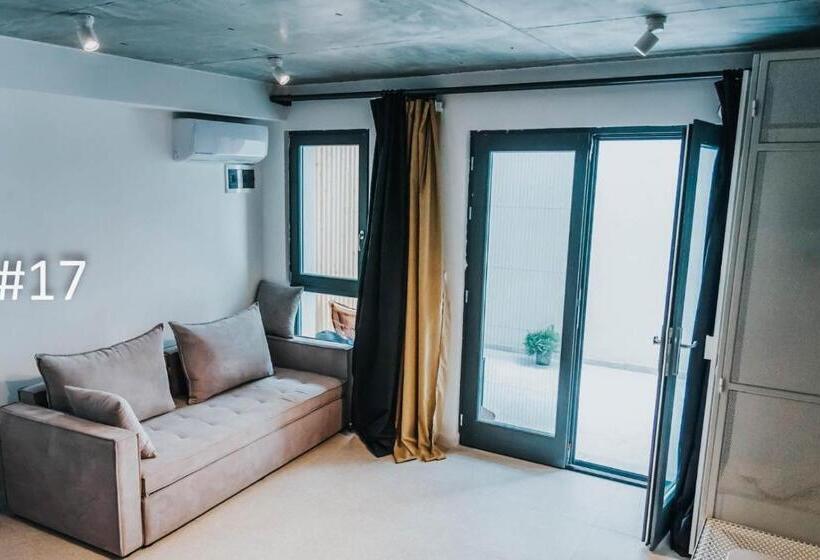 민박 The Pines   Experiment Favelas