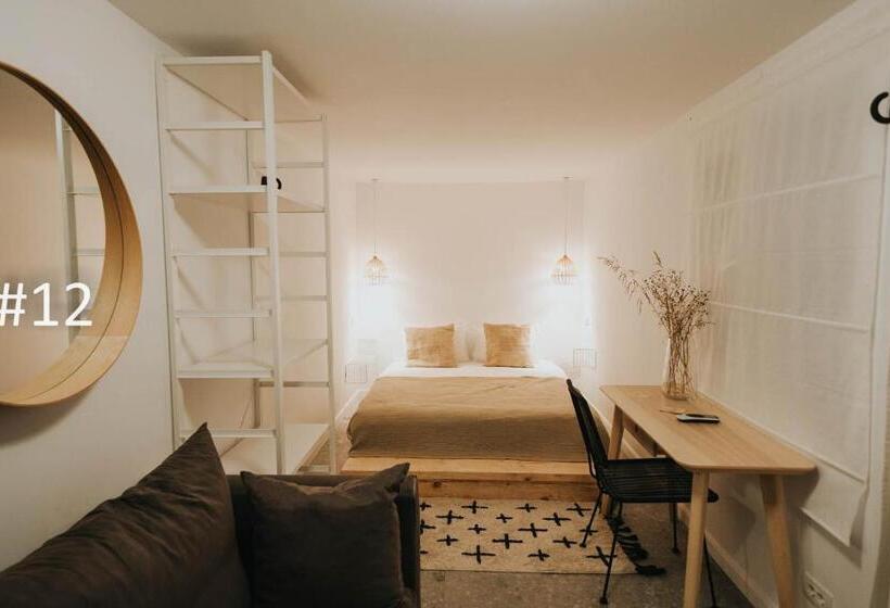 민박 The Pines   Experiment Favelas