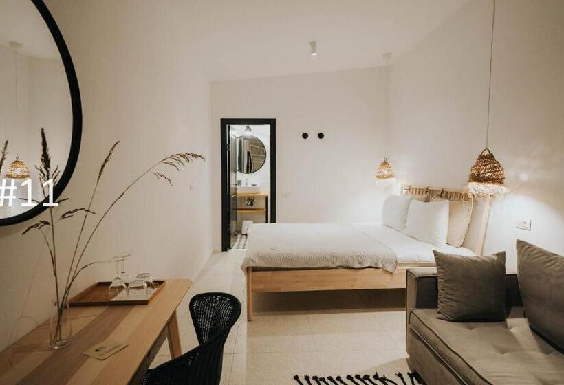 민박 The Pines   Experiment Favelas