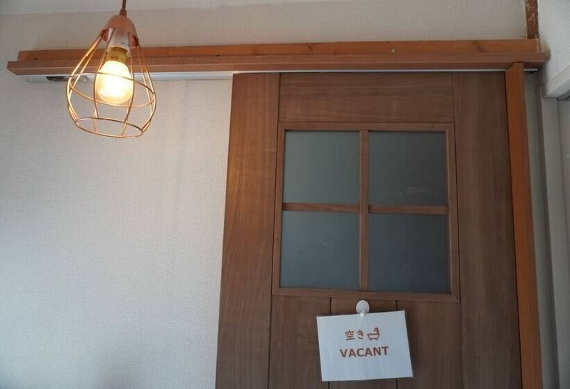 Guest House Ioly Osaka  Hostel