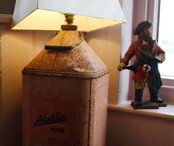 ホテル Chequers Inn