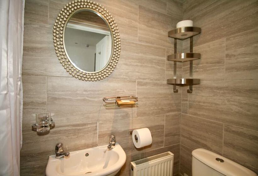 ホテル Chequers Inn