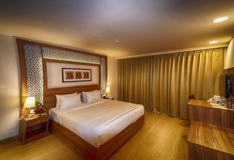 Отель Incredible One