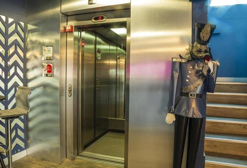 ホテル Capital O Plaza Delta