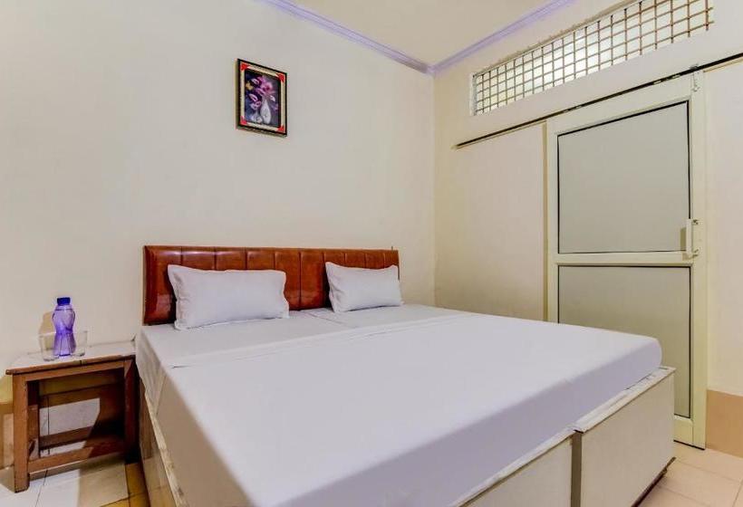 Отель Spot On 47803 Ren Basera Guest House