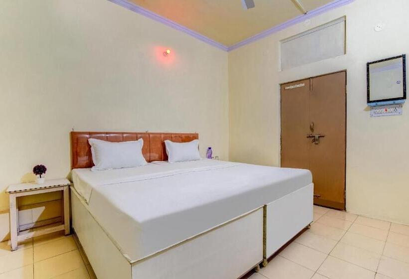 Отель Spot On 47803 Ren Basera Guest House