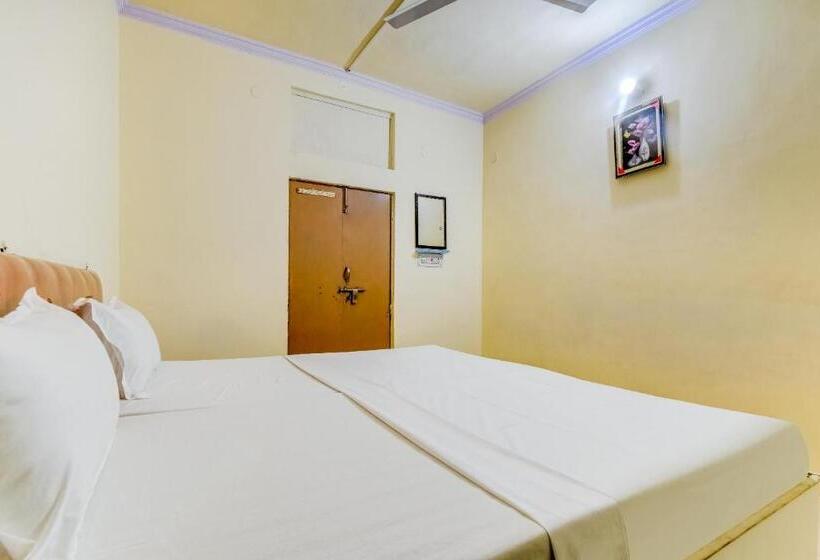 Отель Spot On 47803 Ren Basera Guest House