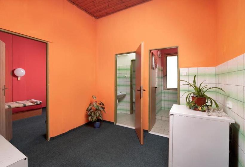 호스텔 Ubytovna Z Sport