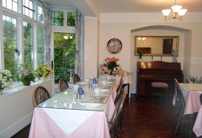 Bed and Breakfast Hatsue Guest House