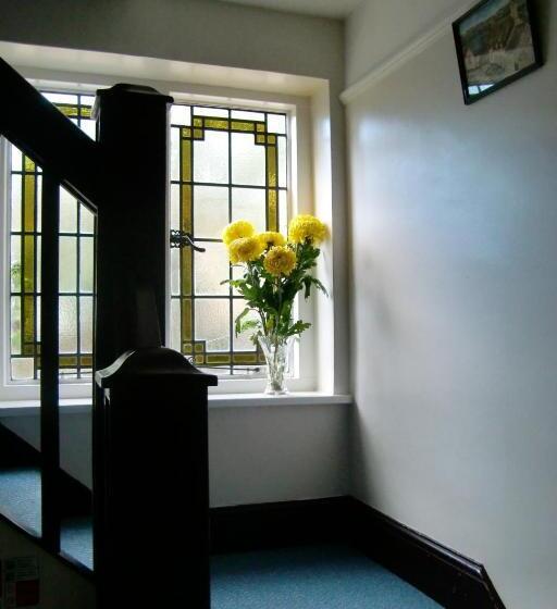 Bed and Breakfast Hatsue Guest House