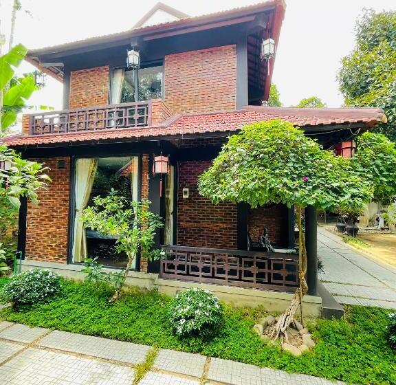 تختخواب و صبحانه Mandarin Homestay Hue