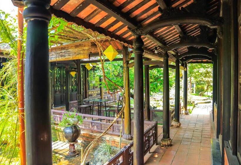 تختخواب و صبحانه Mandarin Homestay Hue