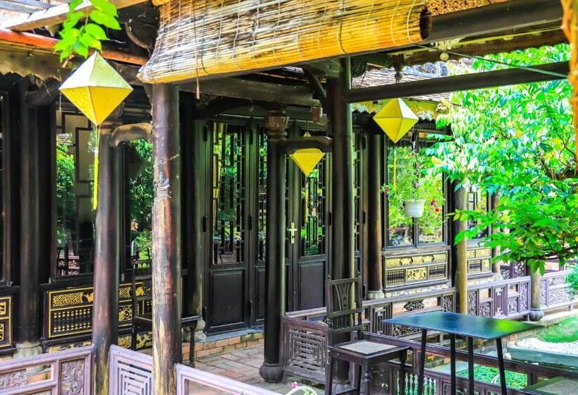 تختخواب و صبحانه Mandarin Homestay Hue