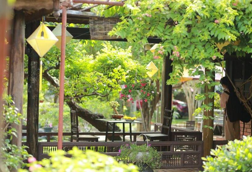 تختخواب و صبحانه Mandarin Homestay Hue